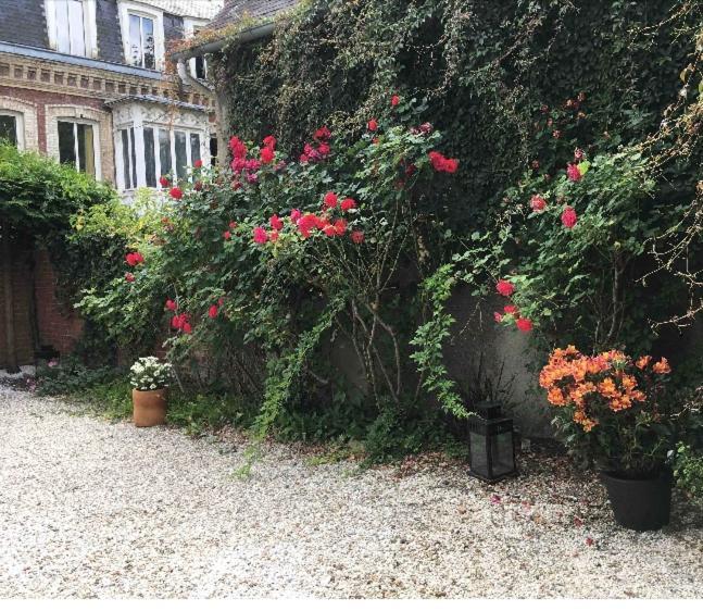 Maison Individuelle Dans Ancienne Ecurie Ruão Exterior foto